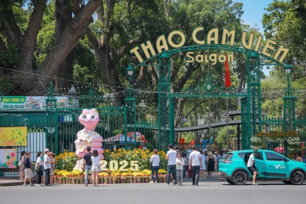 Không gian xanh cùng đa dạng loài động thực vật tại Thảo Cầm Viên.